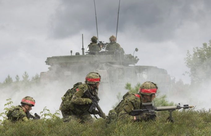 Канадские военные испытают гидравлические наколенники