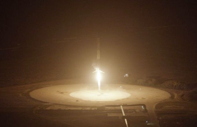 Наса: spacex тоже попытается посадить ракету на землю в декабре