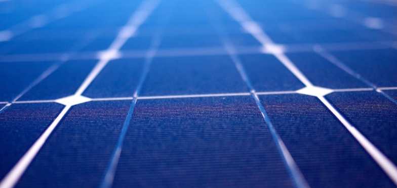 Новые гибридные солнечные батареи генерируют в 5 раз больше энергии, используя солнечный свет и тепло