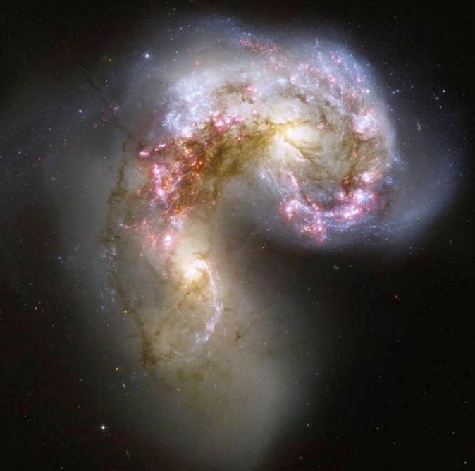 Ученые обнаружили с помощью телескопа наса самую яркую галактику во вселенной