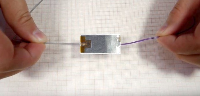 Ученые произвели электроэнергию, используя бумагу, скотч и карандаш
